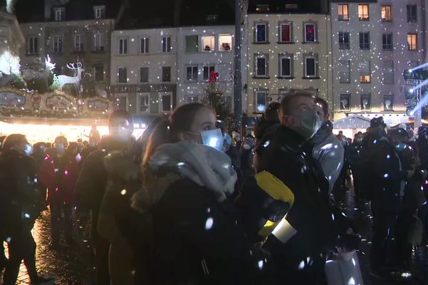 Le marché de Noël de Cherbourg, ce samedi 5 décembre 2020. 