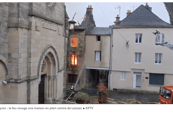 Une maison de Laissac (Aveyron) a pris feu dans la matinée du vendredi 22 octobre 2021. L'incendie a détruit une partie de l'habitation, occupée par un père et son fils.