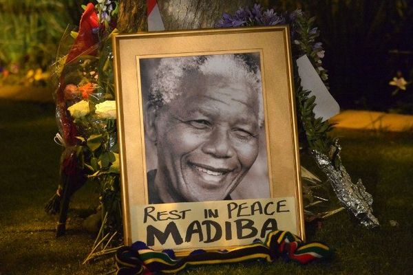 A Johannesburg, les témoignages se multiplient pour saluer "Madiba"