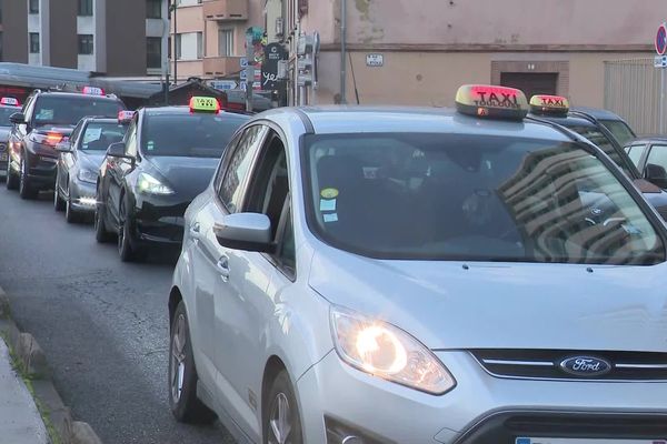 Comme lors de mouvement de grève du 11 décembre 2023, les taxis appellent à nouveau à manifester à Toulouse ne Haute-Garonne, mercredi 24 janvier 2024, au départ de l'aéroport de Blagnac.