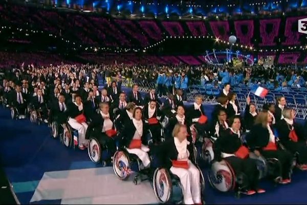 La délégation française à la cérémonie d'ouverture des jeux paralympiques de Londres. 