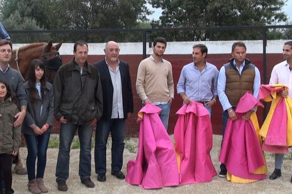 De gauche à droite: El tato, Olivier Fernay, Jacques Bourbousson (maire de Beaucaire), Román Pérez, Litri, Aparicio, Conde.