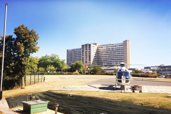 Le bébé de 3 mois a été héliporté au CHU de Poitiers où il est décédé.