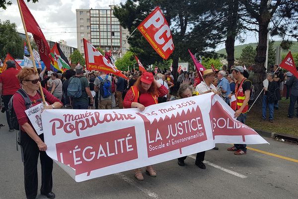 Egalité, justice et solidarité, mots d'ordre de cette marée populaire à Clermont-Ferrand