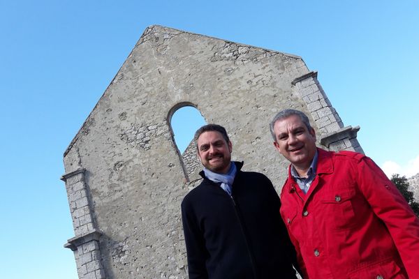 Jean-Paul FARAUT et Frédéric SOULIE devant l'ancienne église du  2° village de Castillon(06)