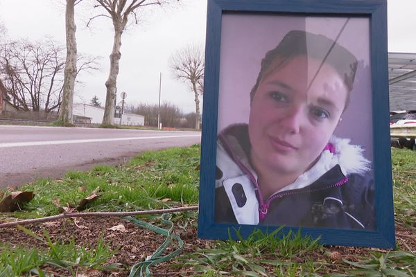 Marie Laure, fauchée mortellement dans la nuit du 26 au 27 décembre 2019 au Coteau, près de Roanne. 