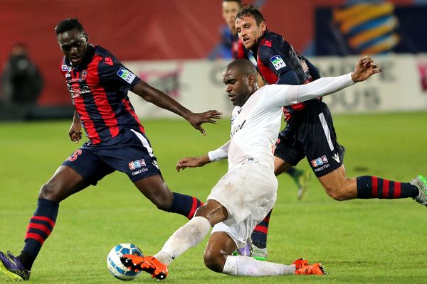 Le 16e de finale GFC Ajaccio - EA Guingamp, arrêté à cause des intempéries (2-2, 53'), sera rejoué. 