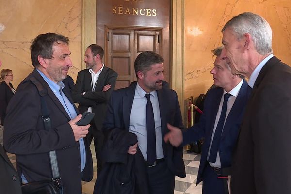 Illustration. Les trois députés nationalistes sortants : Paul-André Colombani, Jean-Félix Acquaviva et Michel Colombani, à l'Assemblée nationale.