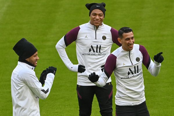 Neymar (g), Kylian Mbappé (c) et Angel Di Maria, attaquants du Paris SG, à Munich, le 6 avril 2021. (©AFP/Christof STACHE)
