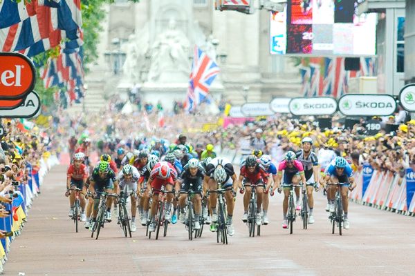 En direct streaming, la 4ème étape du Tour de France.