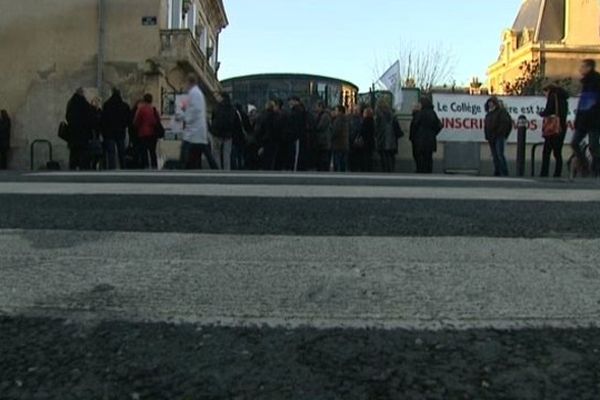 Le collège Lemière, ce mardi matin, à Caen.