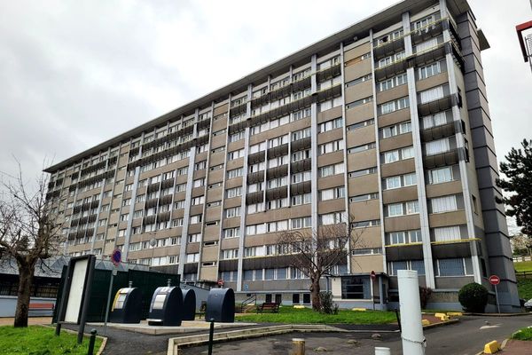 Logements sociaux à Vitry-sur-Seine (Val-de-Marne), gérés par le bailleur Valdevy. La CNL soutient les locataires qui se sentent abandonnés.