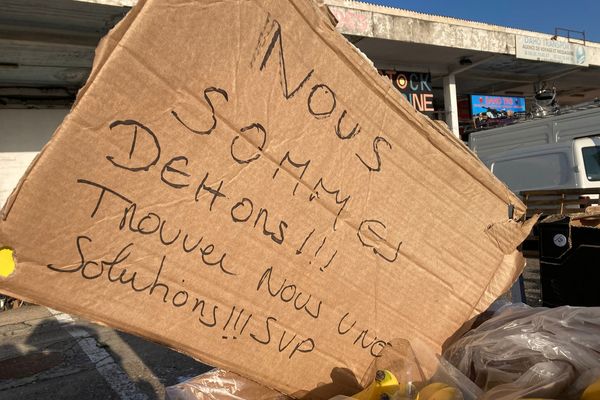 Les marchands espèrent avoir un autre terrain pour continuer à travailler.