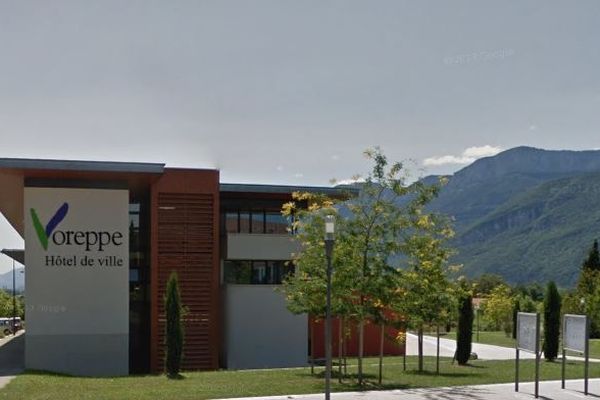 Le maire de la ville de Voreppe en Isère est confiné chez lui pendant 14 jours en raison du coronavirus