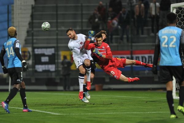 Le Clermont Foot n'a pas réussi à s'imposer face à la Lanterne rouge, Tours.