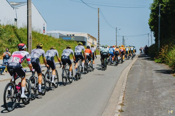 Pour la première fois, France 3 Pays de la Loire est diffuseur officiel des Boucles de la Mayenne 2024, l'un des événements sportifs majeurs de la région. Du 24 au 26 mai 2024, les téléspectateurs ont le privilège de vivre en direct les temps forts de la course cycliste.