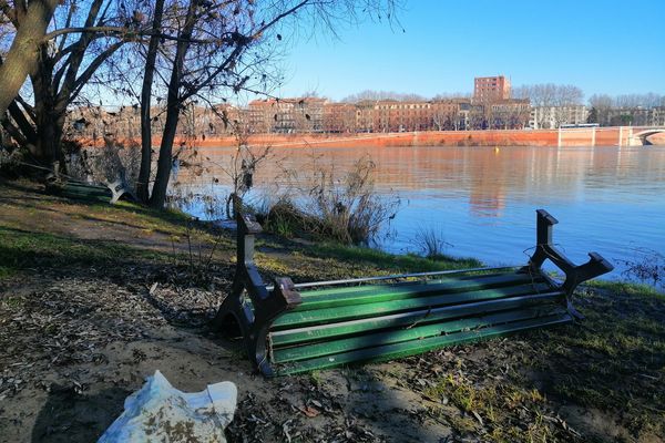 Les rives de la Garonne portent toujours les stigmates des inondations de janvier 2022