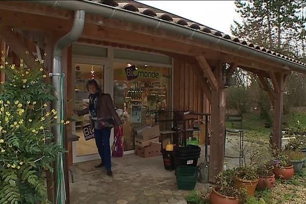 Ce magasin bio a ouvert sous l'impulsion de l'épicière de la commune partie en retraite.