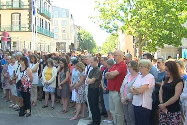 Clermont-Ferrand, le 18 juillet 2016 : minute de silence en hommage aux 84 victimes décédées le 14 juillet lors de l'attentat de Nice.