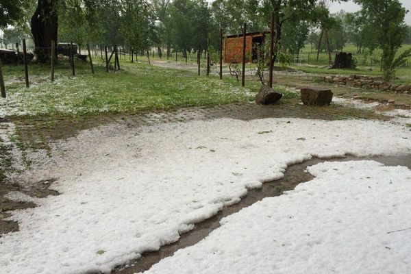 Samedi 28 mai en fin d'après-midi, déluge de grêle à Glaine-Montaigut prés de Billom dans le Puy-de-Dôme