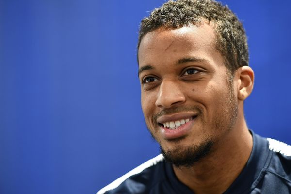 Alassane Pléa en conférence de presse à Clairefontaine