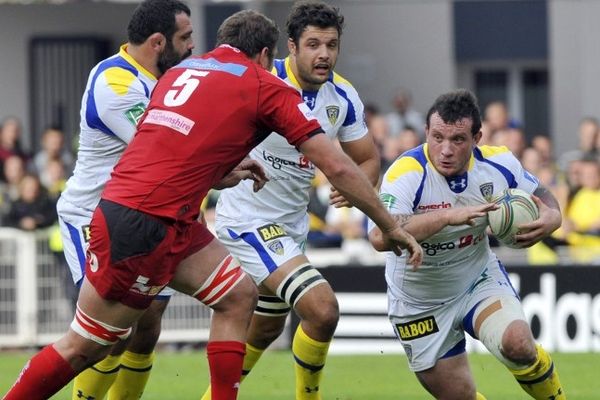 Après une année de galère et deux ruptures des ligaments croisés du genou, le première ligne de l'ASM Clermont Auvergne, Thomas Domingo, a été retenu par Philippe Saint-André dans une liste de 33 joueurs en vue de la tournée d'automne.