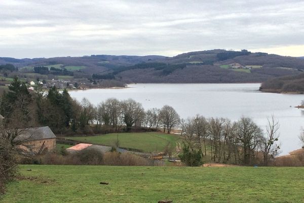 Le lac de Pannecière en janvier 2018.