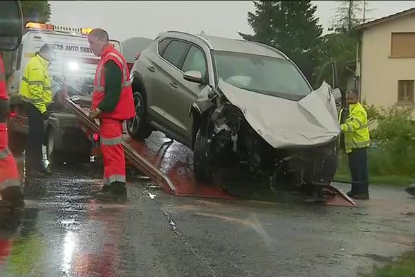 L'accident s'est produit sur la route de Dorat à Thiers