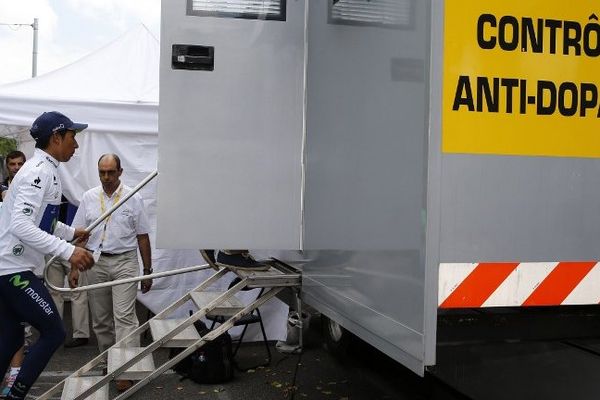 Contrôle anti-dopage sur le Tour de France