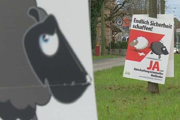 Panneaux électoraux mis en place par le parti nationale UDC en faveur de l'expulsion des criminels étrangers, symbolisés sur l'image par un mouton noir