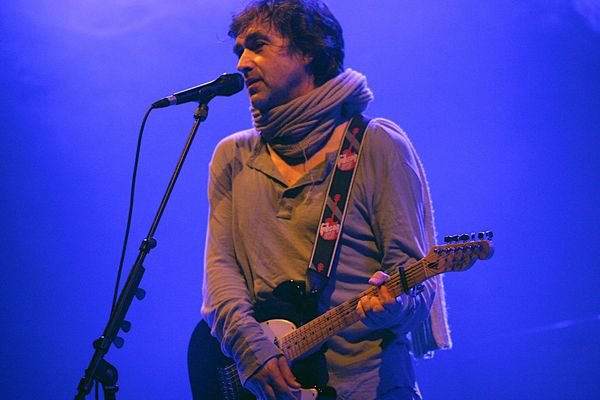 Le chanteur Jean-Louis Murat en concert dans la salle les Saulnières en 2004.