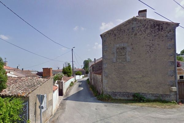 Une vue du petit village d'Asnières-la-Giraud en Charente-Maritime.