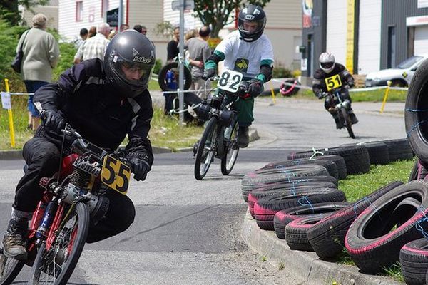 Course de solex à Orgueil : de quoi découvrir ou redécouvrir cet engin des années 60.