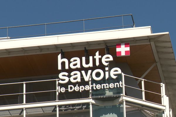 Le département de la Haute-Savoie écartent les association environnementales de ses actions et projets.