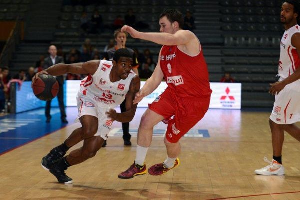 Tout comme mercredi au Havre (photo), Paul Harris a été déterminant sur le parquet de Jean Weille.