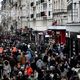 Des passants dans une rue de Caen (Calvados), le 14 décembre 2024.