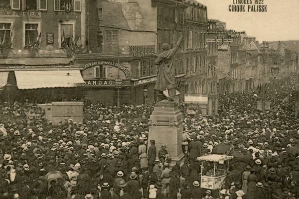 La première foire-exposition de Limoges s'est déroulée du 20 mai au 16 juillet 1922, au jardin d'Orsay. Elle ne s'appelle pas encore "foire expo", mais "exposition nationale".