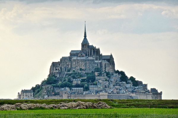 Le ciel sera nuageux dès le début de la matinée sur le Mont St Michel.