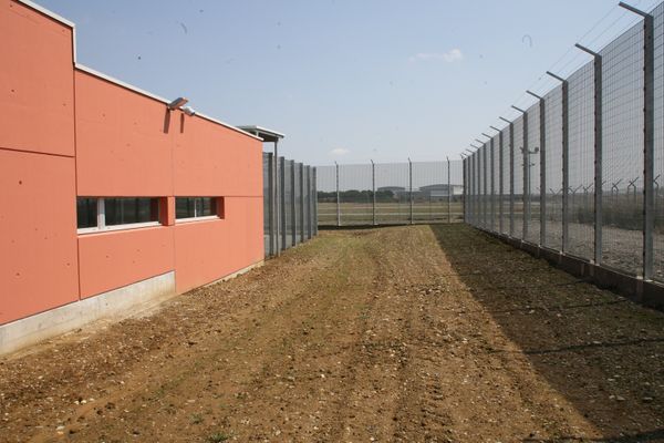 Le Centre de rétention de Cornebarrieu, près de Toulouse.