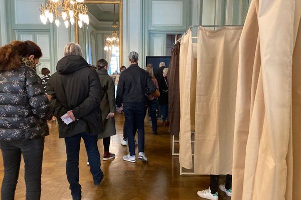 1er tour des Présidentielles 2022. Bureau de vote à Metz