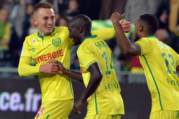 La joie de Valentin Rongier, Youssouf Sabaly et Wilfried Moimbé lors du match du FC Nantes contre l'ESTAC Troyes