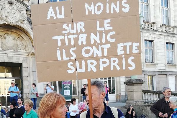 Plusieurs manifestants à Limoges pour la défense du climat