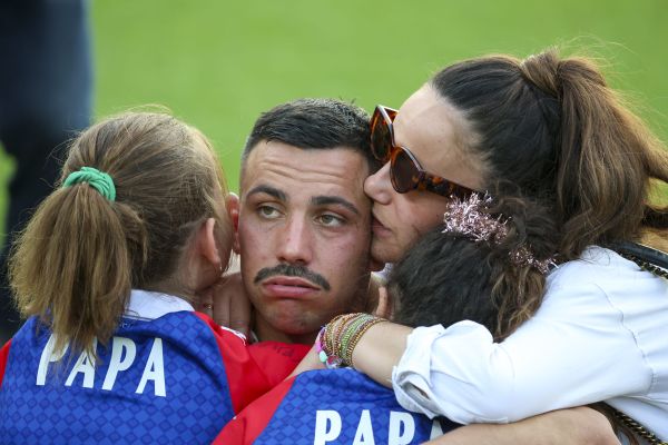 La déception du joueur de rugby grenoblois, Julien Farnoux, après la défaite du club face à Montpellier - 16 juin 2024