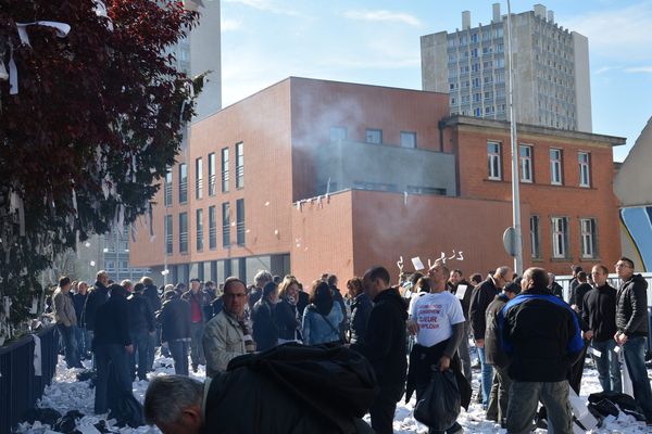 Les salariés de Stora Enso avaient déjà manifesté en centre-ville d'Arras le 17 avril dernier, mais pas en silence. 