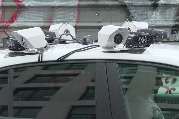 A partir de ce lundi 2 septembre, à Nantes, en Loire-Atlantique, les agents verbalisant les automobilistes qui n'ont pas payé leur stationnement vont être remplacés par des voitures avec caméras embarquées.