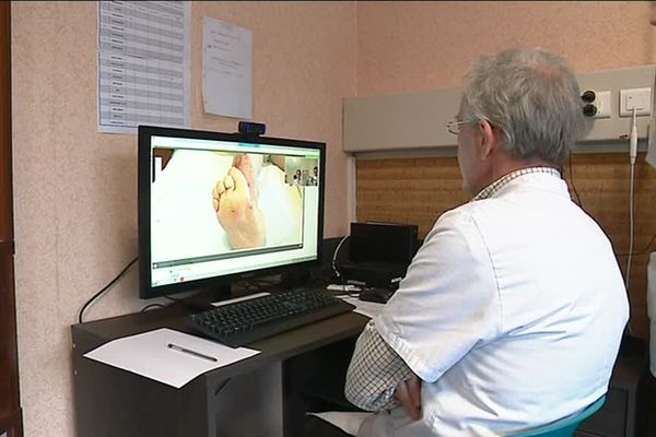 Séance de télé-consultation à l'hôpital de Tulle.