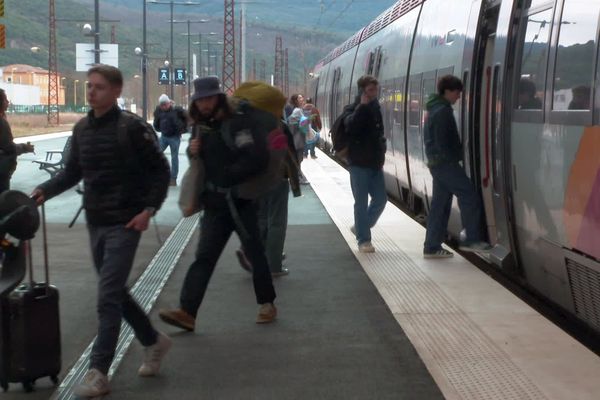 Bédarieux (Hérault) - les TER vers Millau circulent à nouveau - 5 janvier 2024.