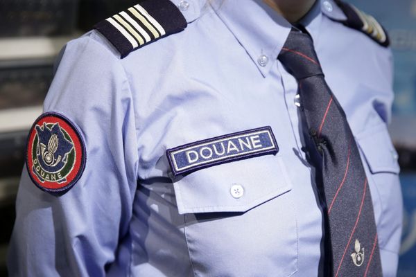 Les douanes recrutent.