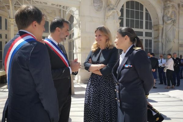 Yaël Braun-Pivet est venue à Vichy honorer la mémoire des 80 parlementaires qui se sont opposés au maréchal Pétain le 10 juillet 1940