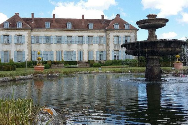 Le château de Sannat à Saint-Junien-les-Combes en Haute-Vienne